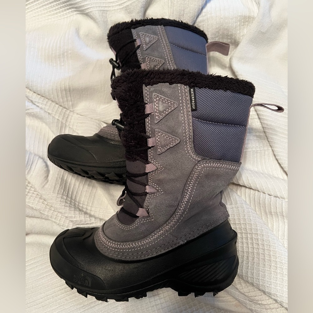 Girls north face winter boots